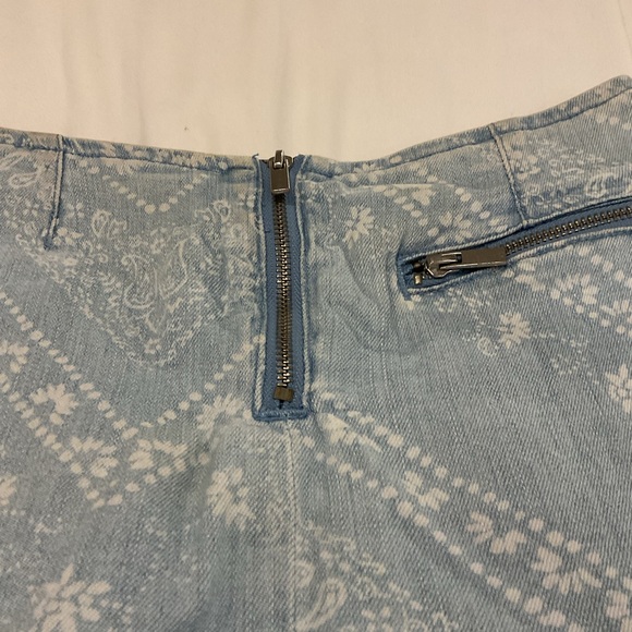 BDG - White & Blue - Denim - Mini Skirt - Women’s 0 - Picture 5 of 9